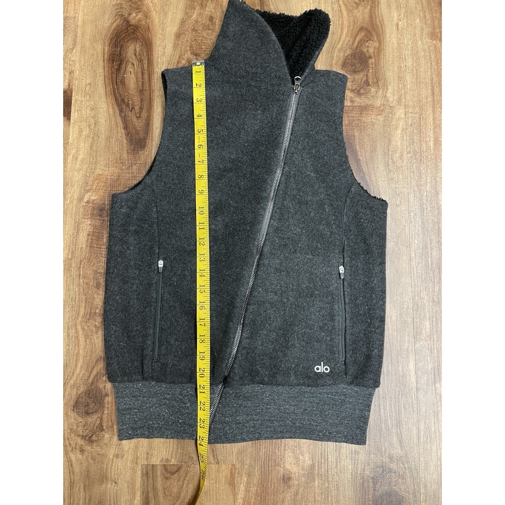 Alo Yoga Asymmetrical Full Zip Cozy Vest Sherpa-lined Collar Women's Coverup - Picture 3 of 4